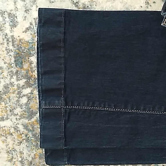 Jeans - Picture 2 of 4